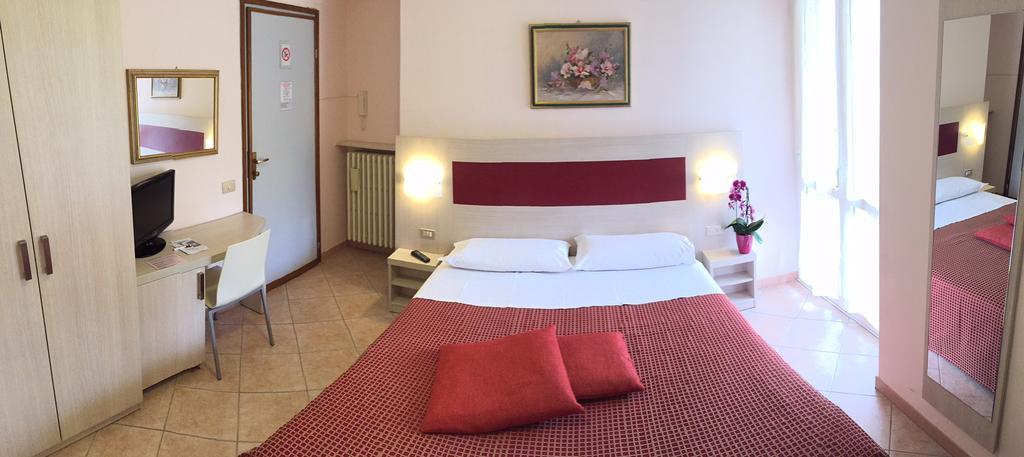 Albergo Riva Reno Di Leggiuno Luaran gambar