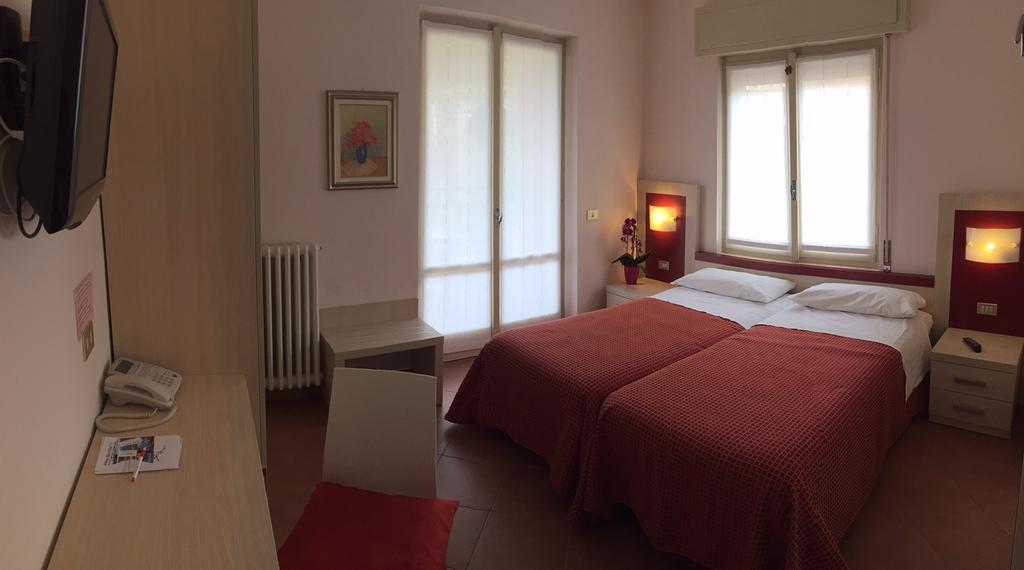 Albergo Riva Reno Di Leggiuno Luaran gambar