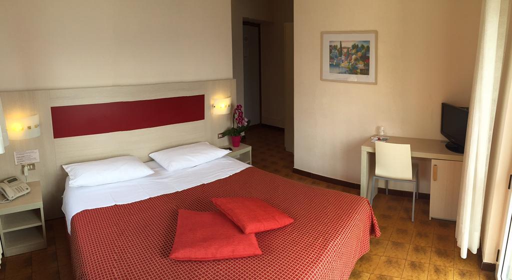 Albergo Riva Reno Di Leggiuno Luaran gambar